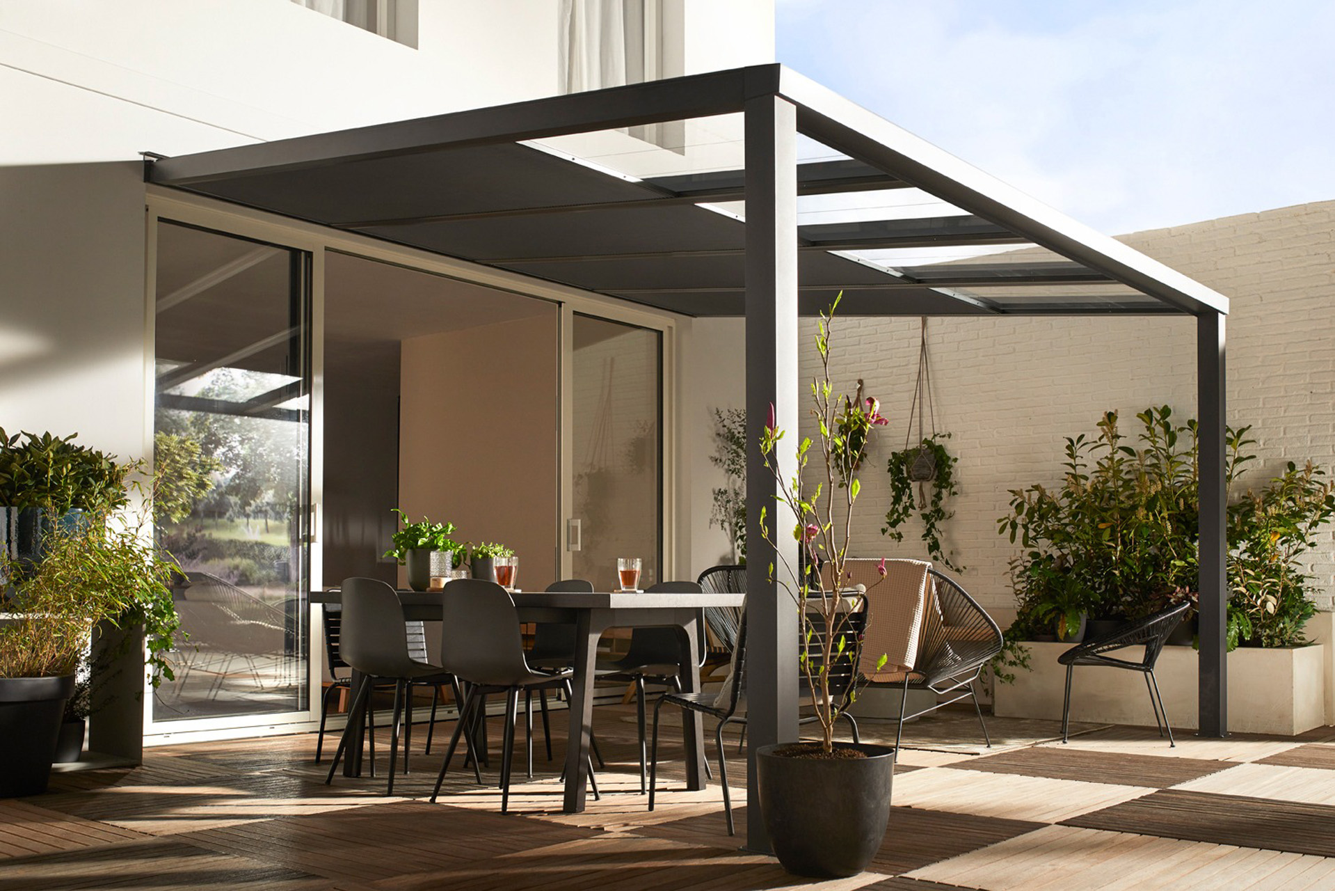 Moderne Beschattungssysteme für die Terrasse